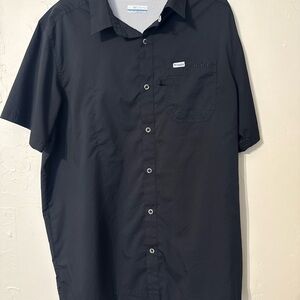 Columbia Men's Black Casual Button Down Shirt